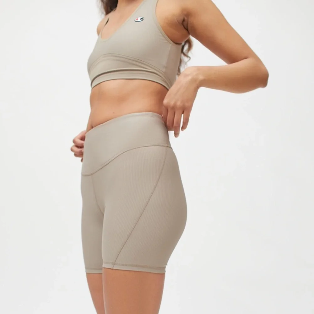 Champion Ribbed Bike Short UO Exclusive NWT - Taupe - Picture 4 of 9